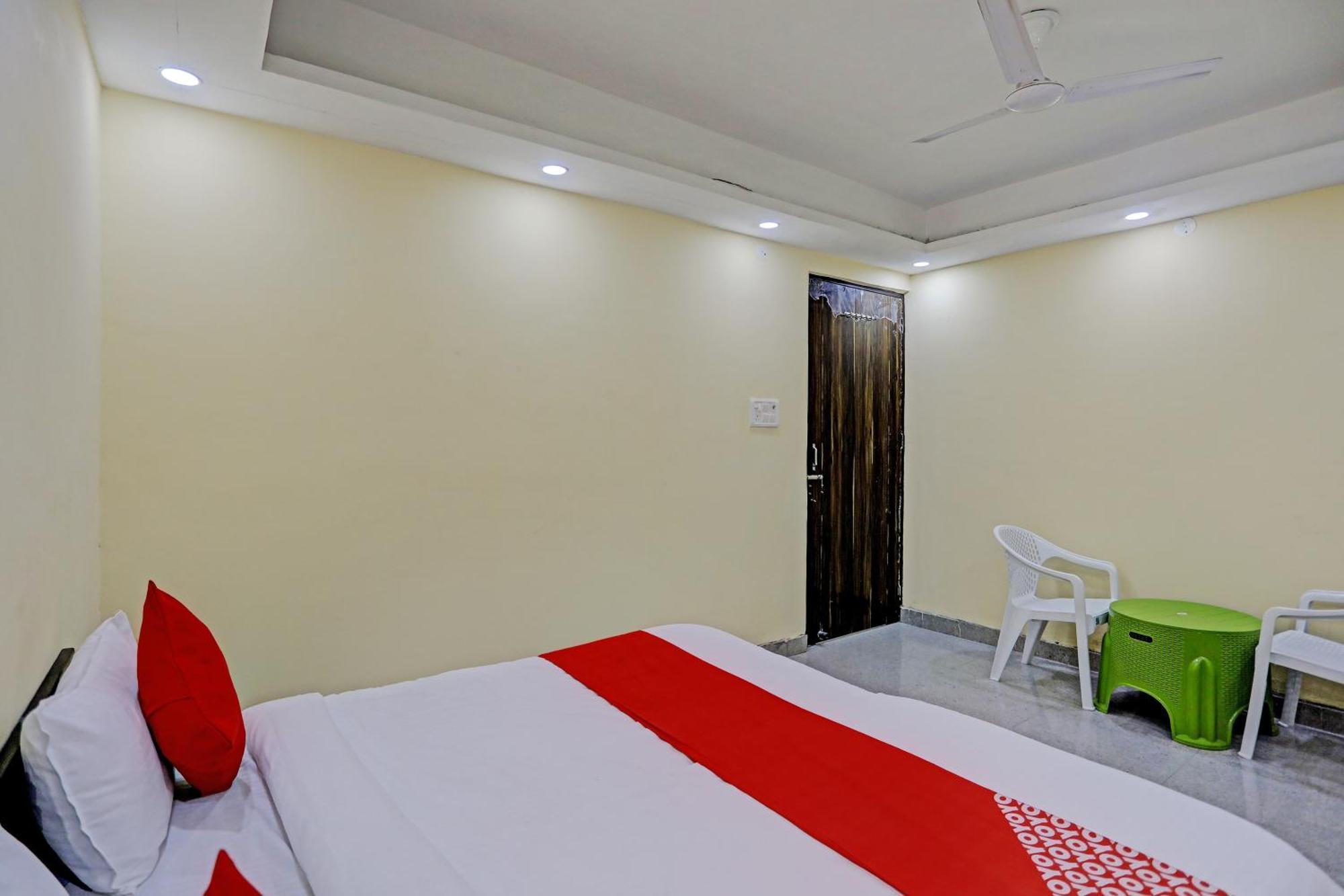Hotel O Park Palace New Delhi